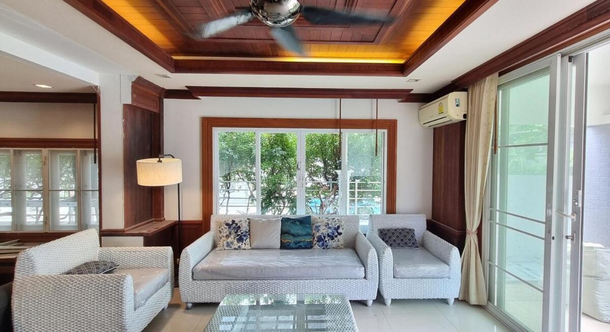 Villa 7Br Grand Pool Villa In Heart Patong